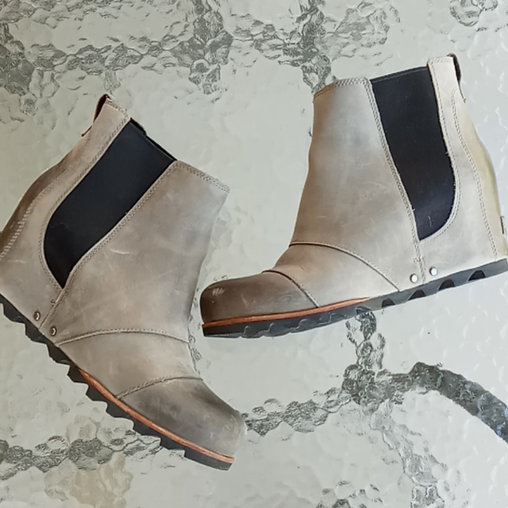 Sorel Lea Wedge Ankle Boots